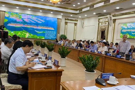 Ủy ban nhân dân Thành phố tổ chức Hội nghị lấy ý kiến Đề án nghiên cứu Xây dựng Cảng trung chuyển quốc tế Cần Giờ.