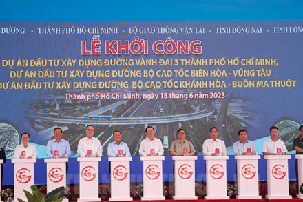 Thủ tướng Chính phủ dự Lễ phát lệnh khởi công dự án vành đai 3 Thành phố Hồ Chí Minh tháng 6/2023.