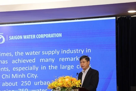 Ông Nguyễn Ngọc Điệp, Chủ tịch Hội cấp thoát nước Việt Nam chia sẻ những thách thức của ngành cấp nước Việt Nam tại Hội thảo ngày 26/12. (Ảnh: QUÝ HIỀN)