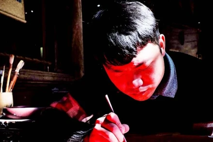 1-Trần Quốc Đức (Hà Nội) là họa sĩ 9x đam mê với tranh dân gian. 