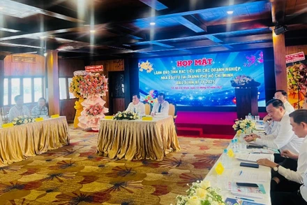 Toàn cảnh buổi họp mặt.