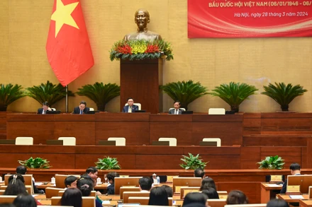 Chủ tịch Quốc hội Vương Đình Huệ cùng các Phó Chủ tịch Quốc hội dự hội nghị.