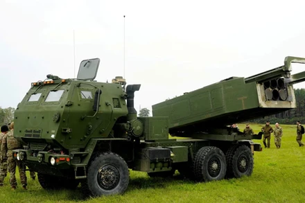 Hệ thống rocket pháo binh cơ động cao (HIMARS). (Nguồn: Reuters)