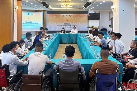 Toàn cảnh buổi tọa đàm.