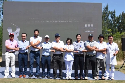 Các đại biểu tại lễ khởi động Lễ hội du lịch Golf Đà Nẵng 2022 sáng 27/8.