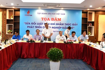 Phó Tổng Giám đốc PVN Đỗ Chí Thanh phát biểu tại tọa đàm.