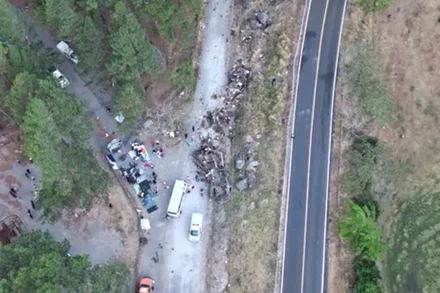 Ít nhất 33 người thiệt mạng trong vụ tai nạn. (Nguồn: The Guardian/TTXVN)