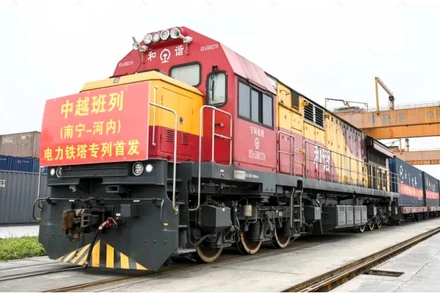 Một chuyến tàu hàng liên vận Nam Ninh-Hà Nội. (Ảnh: Sohu)