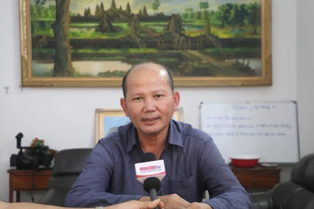 Nhà nghiên cứu Uch Leang thuộc Viện Quan hệ quốc tế Campuchia, Viện Hàn lâm Hoàng gia Campuchia.