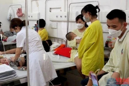 Số trẻ nhập viện tăng cao ở Bệnh viện Sản Nhi tỉnh Lào Cai.