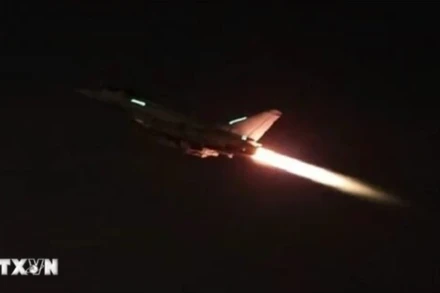 Máy bay chiến đấu của không quân Anh tham gia một chiến dịch không kích do Mỹ dẫn đầu nhằm vào lực lượng Houthi ở Yemen. (Ảnh: IRNA/TTXVN)