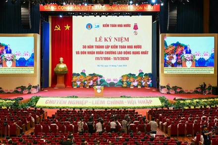 Lễ kỷ niệm 30 năm thành lập Kiểm toán Nhà nước và đón nhận Huân chương Lao động hạng Nhất được tổ chức trọng thể tại Trung tâm Hội nghị quốc gia (Hà Nội).