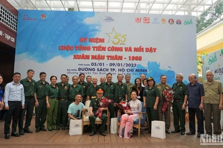 Gặp gỡ, giao lưu với những nhân chứng lịch sử trong Xuân Mậu Thân 1968 trong buổi sáng 5/1.