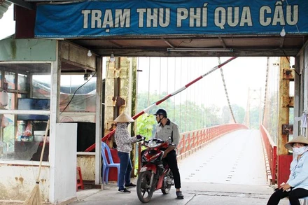 Ngừng sử dụng cầu treo Đồng Liên từ ngày 23/8/2022.