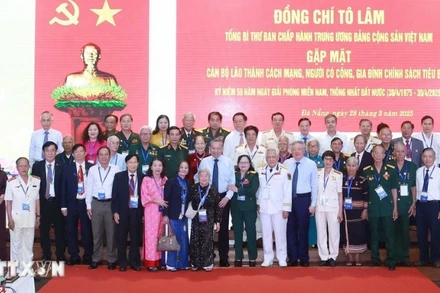 Tổng Bí thư Tô Lâm với các đại biểu. (Ảnh: Thống Nhất/TTXVN)