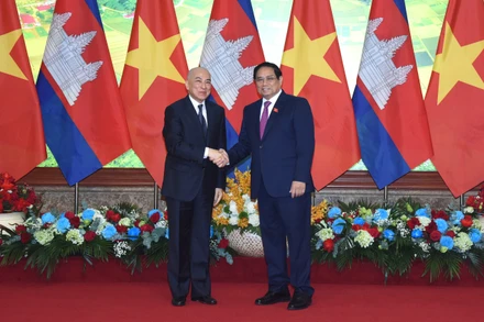 Thủ tướng Phạm Minh Chính đón và tiếp kiến Quốc vương Campuchia Preah Bat Samdech Preah Boromneath Norodom Sihamoni.