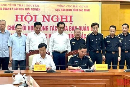 Lễ ký kết Quy chế phối hợp công tác giữa Cục Hải quan tỉnh Bắc Ninh và Ban Quản lý các khu công nghiệp tỉnh Thái Nguyên.