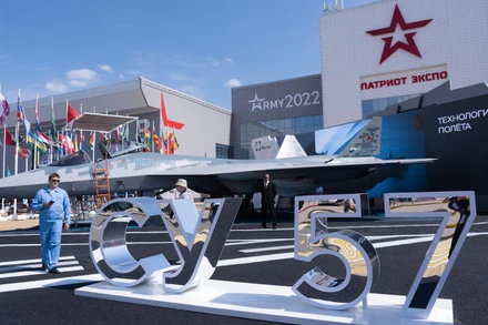 Mẫu tiêm kích Su-57 tại Diễn đàn năm nay. (Ảnh: Thanh Thể)