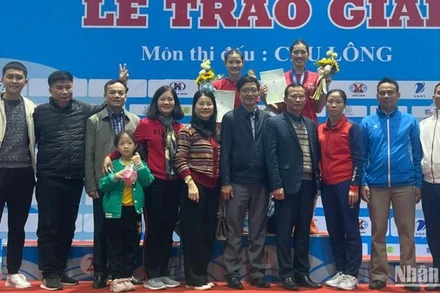 Hai vận động viên Phạm Thị Khánh và Đinh Thị Phương Hồng (tỉnh Thái Bình) giành Huy chương Vàng cầu lông nội dung đôi nữ tại Đại hội thể thao toàn quốc lần thứ 9 năm 2022.