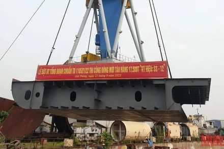 Lễ đặt ky, đóng mới tàu hàng 17.500 DWT. 