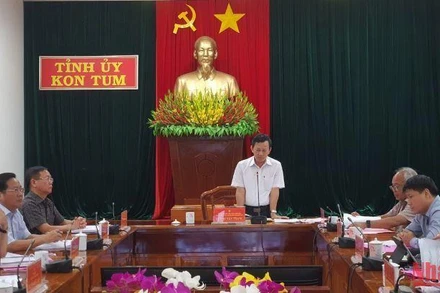 Đồng chí Dương Văn Trang phát biểu chỉ đạo cuộc họp.