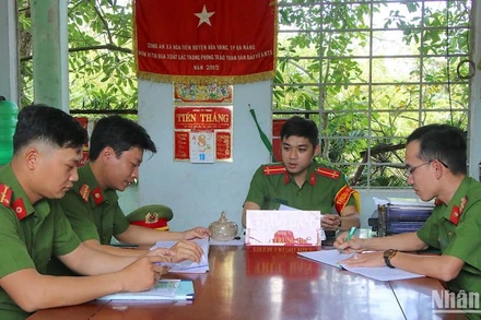 Các chiến sĩ đang công tác tại Công an xã Hòa Tiến, huyện Hòa Vang, thành phố Đà Nẵng.