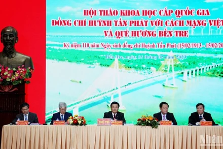 Lãnh đạo Đảng, Nhà nước chủ trì hội thảo.