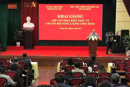 Hội nghị tập huấn về phát triển năng lực cho các nhà hoạch định chính sách về chuyển đổi công bằng.