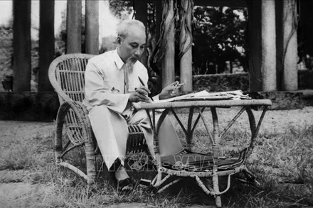 Chủ tịch Hồ Chí Minh.