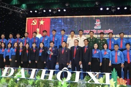 Ban Chấp hành Tỉnh đoàn An Giang khóa XI ra mắt Đại hội.