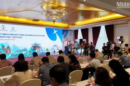 Ông Vũ Thế Bình Chủ tịch Hiệp hội Du lịch Việt Nam phát biểu tại hội nghị. (Ảnh: T.LINH)