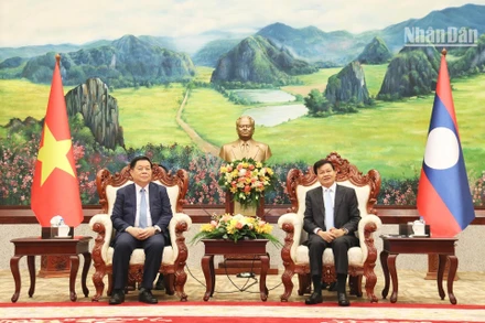 Tổng Bí thư, Chủ tịch nước Lào Thongloun Sisoulith tiếp Đoàn đại biểu Đảng ta do đồng chí Nguyễn Trọng Nghĩa dẫn đầu. (Ảnh: TRỊNH DŨNG)