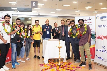 Du khách bay Vietjet từ Ahmedabad (Ấn Độ) đến Việt Nam. (Ảnh: BND) 