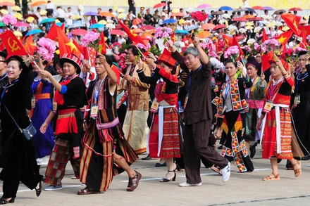 Những chặng đường phát triển văn hóa dân tộc 