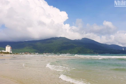 Một góc bãi biển Mỹ Khê, Đà Nẵng. (Ảnh: T.LINH)