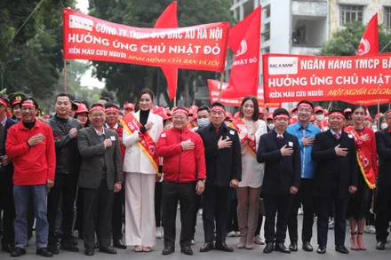 Diễu hành cổ động cho Chủ nhật Đỏ