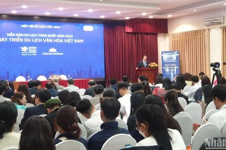 Thứ trưởng Văn hóa, Thể thao và Du lịch Tạ Quang Đông tại diễn đàn “Phát triển Du lịch văn hóa Việt Nam”. (Ảnh: T.LINH)