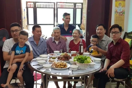 11.900 gia đình tham dự Chương trình đại tiệc bách niên trường thọ nhân Ngày Gia đình Việt Nam