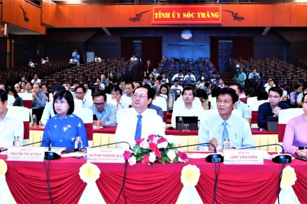 Các đại biểu dự Hội thảo.