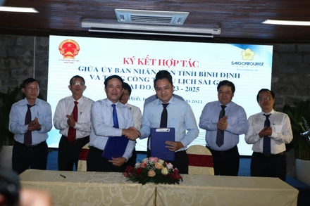 Tỉnh Bình Định và Tổng Công ty Du lịch Sài Gòn (Saigontourist Group) sẽ phối hợp phát triển các sản phẩm, dịch vụ du lịch mới tại Bình Định trong thời gian tới.