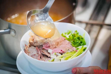 Phở là món ăn "gây nghiện" với khách quốc tế (Ảnh: BND)