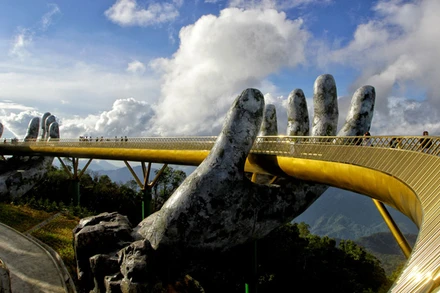 Tạp chí Ấn Độ: Cầu Vàng (Đà Nẵng) trong danh sách 10 cây cầu mang tính biểu tượng thế giới