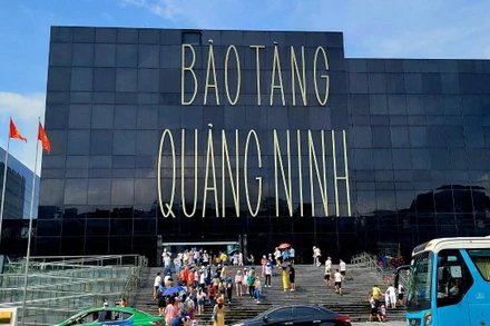 Bảo tàng Quảng Ninh là điểm thu hút đông khách du lịch. 