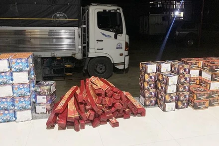 Pháo lậu bị lực lượng công an bắt giữ