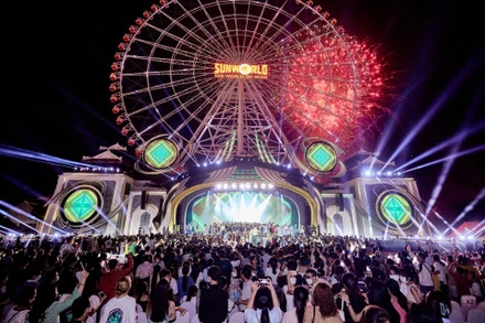 Đại nhạc hội "Take me to the sun" với màn trình diễn pháo hoa mãn nhãn tại Đà Nẵng.