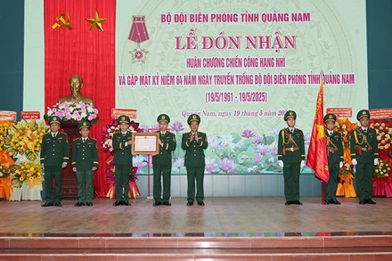 Tập thể Bộ đội Biên phòng tỉnh Quảng Nam được Chủ tịch nước Cộng hòa xã hội chủ nghĩa Việt Nam tặng thưởng Huân chương chiến công hạng Nhì.