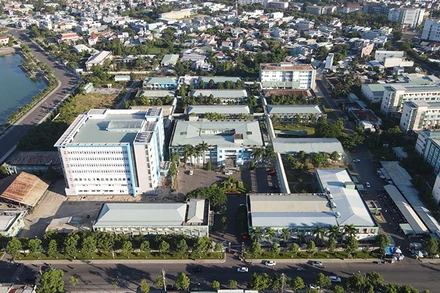 Toàn cảnh Bệnh viện Đa khoa Quảng Nam nhìn từ trên cao.