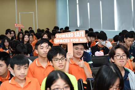 Sinh viên Trường đại học FPT Hà Nội tham dự tọa đàm.