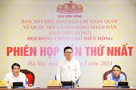 Ủy viên Trung ương Đảng, Tổng Biên tập Báo Nhân Dân, Phó Trướng ban Tuyên giáo Trung ương, Chủ tịch Hội Nhà báo Việt Nam - Chủ tịch Hội đồng chấm giải Chung khảo Lê Quốc Minh Phát biểu tại phiên họp. (Ảnh: Minh Thành)