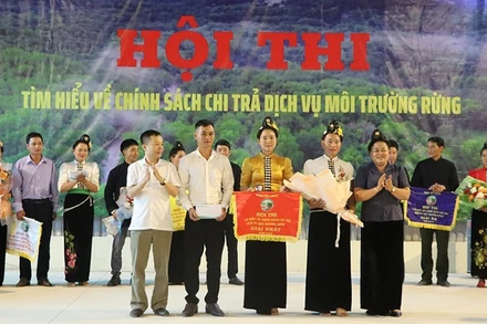 Hội thi "Tìm hiểu về chính sách chi trả dịch vụ môi trường rừng" tại xã Mường Phăng, TP Điện Biên Phủ.